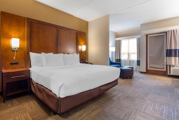 Lakeview Accessible Ground Floor Deluxe Suite