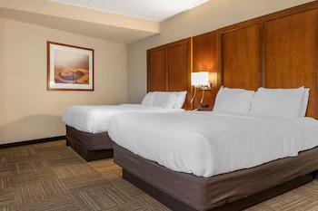 City View Deluxe Balcony Queen Suite