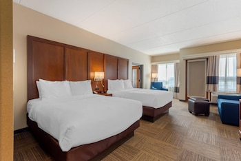 Deluxe Lake View Family Suite