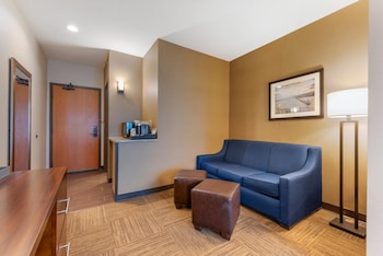 Standard Lakeview King Suite