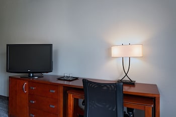 Suite, 1 King Bed with Sofa bed (Mobility Accessible, Tub)