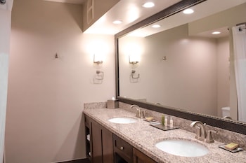 High Floor, 2 Queens