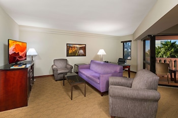 Junior Suite, 1 King Bed, Balcony