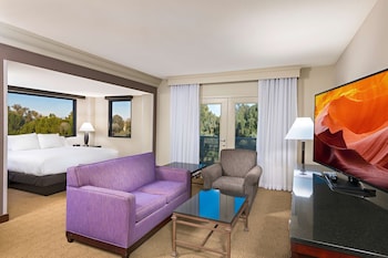 Junior Suite, 1 King Bed (Alcove)