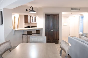 Suite, Multiple Beds