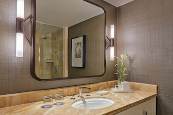 Deluxe Room, 1 King Bed