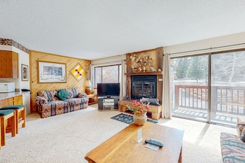 Deluxe Condo, 2 Bedrooms