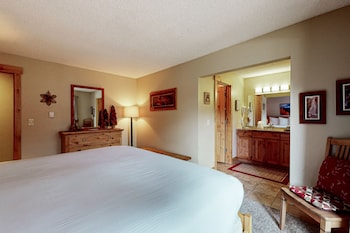 Condo, 2 Bedrooms