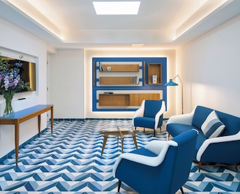 Suite, Sea View
