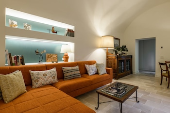 Apartment (Canfora)