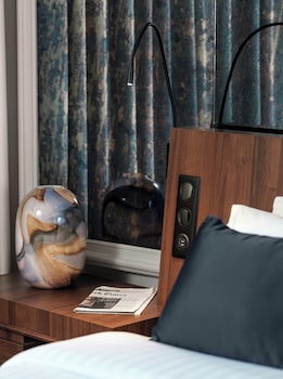 Signature Room with Two Single Beds