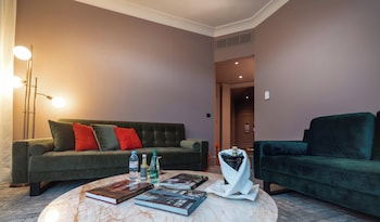 Grande Signature Room with One King Bed