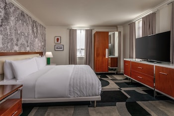 Suite, 1 Bedroom (Mobility Accessible, Roll-In Shower)