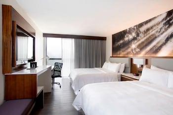Room, 2 Queen Beds (Mobility/Hearing Accessible, Tub)
