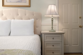 Standard Room, 1 Queen Bed, Accessible, Jetted Tub