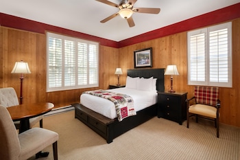 Standard Room, 1 Queen Bed, Non Smoking, Refrigerator & Microwave