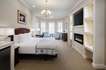 Junior Suite, 1 King Bed, Non Smoking, Jetted Tub