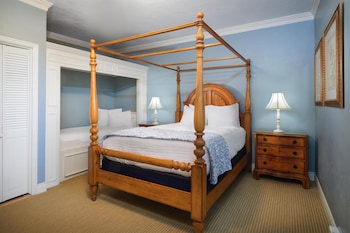 Standard Room, 1 Queen Bed, Non Smoking, Jetted Tub