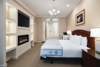 Junior Suite, 1 King Bed, Non Smoking, Jetted Tub