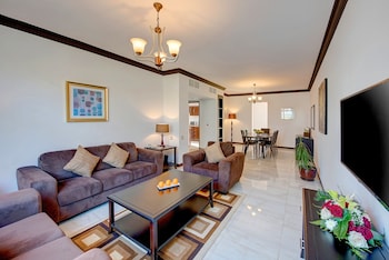 Villa, 3 Bedrooms, Smoking (Dining Area)