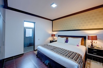 Villa, 3 Bedrooms, Smoking (Dining Area)
