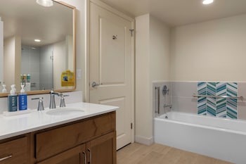Suite, 1 Bedroom, Kitchenette