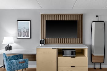 Room, 1 King Bed, Corner