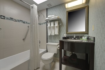 Standard Room, 2 Double Beds, Accessible Bathtub (Mobility)