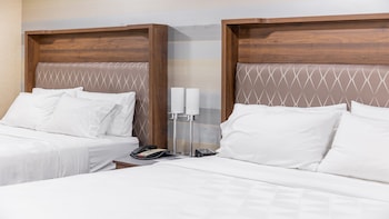 Standard Room, 2 Double Beds, Accessible Bathtub (Mobility)