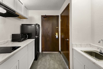 Room, 2 Queen Beds, Accessible, Non Smoking