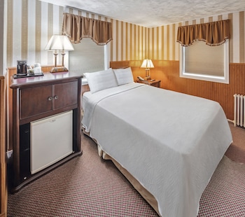 Historic Queen w/ Private Bath