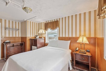 Historic Queen w/ Private Bath