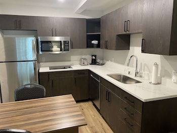 Suite, 1 King Bed, Non Smoking, Lake View