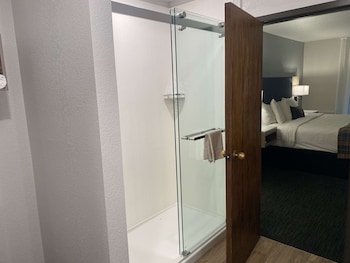 Suite, 1 King Bed, Non Smoking
