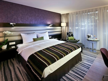 Premium Room, 1 Queen Bed