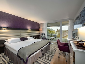 Premium Room, 1 Queen Bed