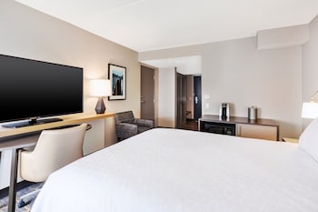 Standard Room, 1 Queen Bed, Accessible (Communications)