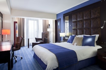 Premium Room, 1 King Bed, Smoking