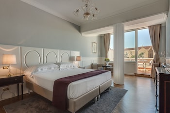 Deluxe Room, Balcony