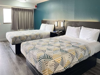 Standard Room, 2 Double Beds, Non Smoking