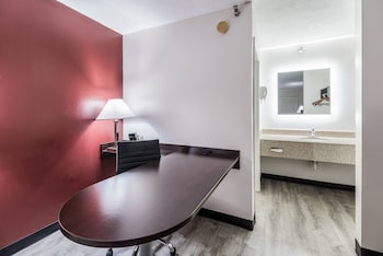 Superior Room, 1 King Bed, Non Smoking (Refrigerator & Microwave)