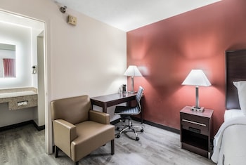 Deluxe Room, 1 Queen Bed, Non Smoking