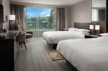 Room, 2 Queen Beds, Balcony