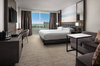 Premier Room, 1 King Bed, Balcony