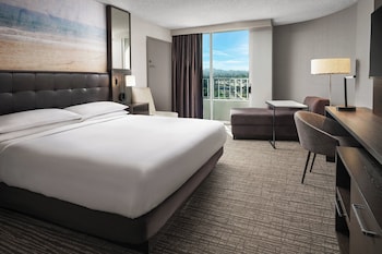 Premier Room, 1 King Bed, Balcony