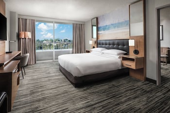 Premier Room, 1 King Bed, Balcony