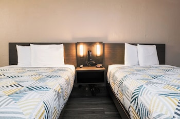 2 Full Beds | ADA/Roll-In Shower, Smoking