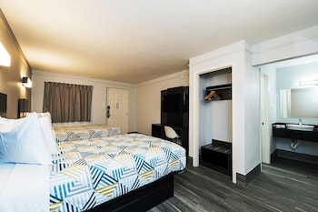 2 Full Beds | Smoking