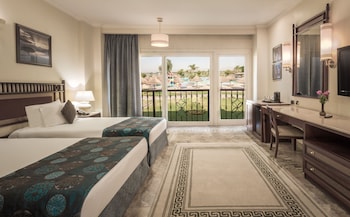 Deluxe Gardens View Room