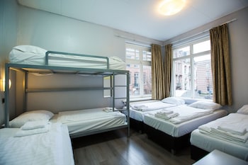 Family Room, Multiple Beds (6 Persons)